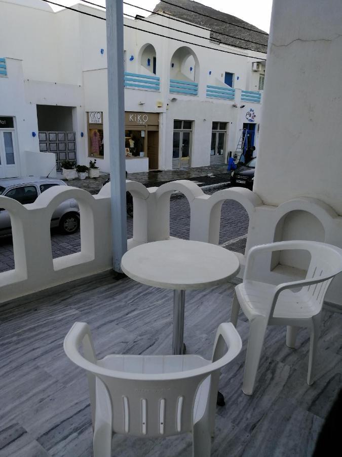 Dilino Hotel Kamári Екстериор снимка