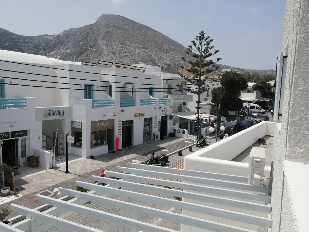 Dilino Hotel Kamári Екстериор снимка