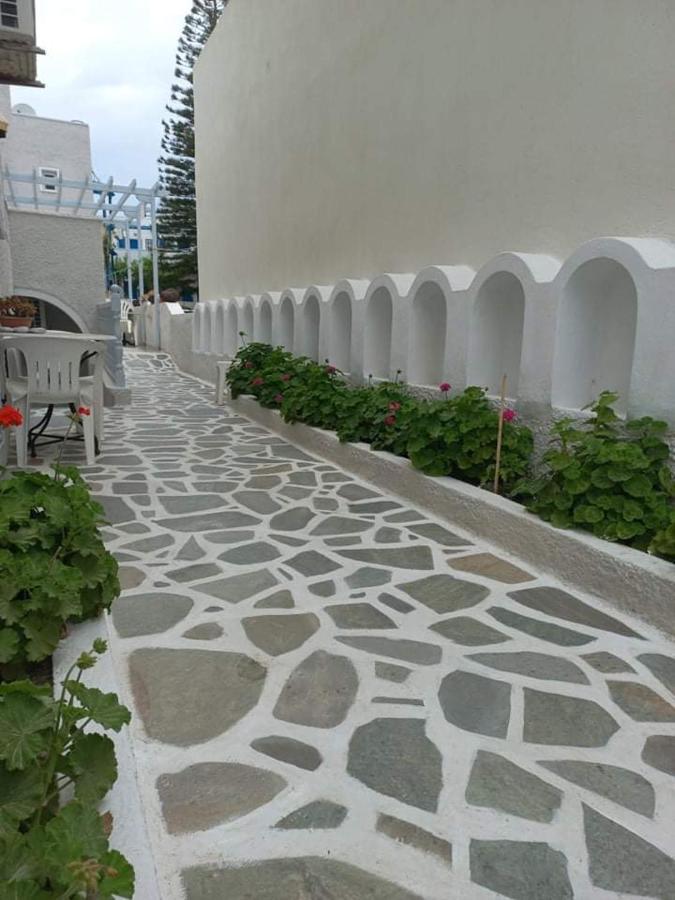 Dilino Hotel Kamári Екстериор снимка