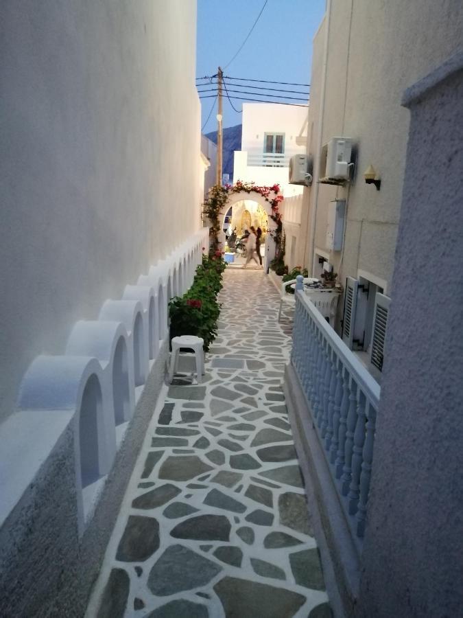 Dilino Hotel Kamári Екстериор снимка