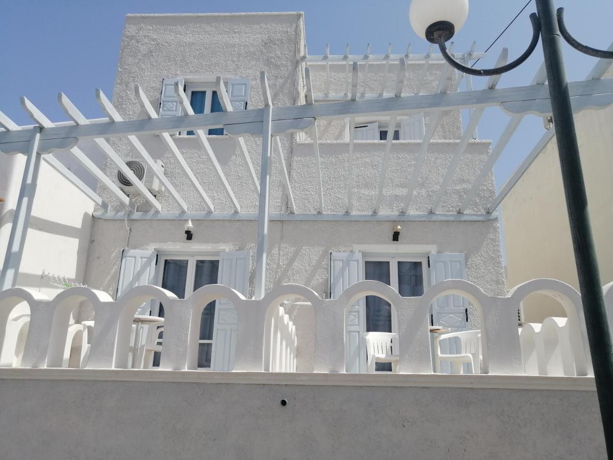 Dilino Hotel Kamári Екстериор снимка