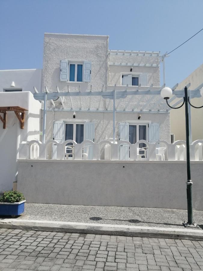 Dilino Hotel Kamári Екстериор снимка