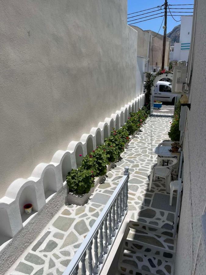 Dilino Hotel Kamári Екстериор снимка