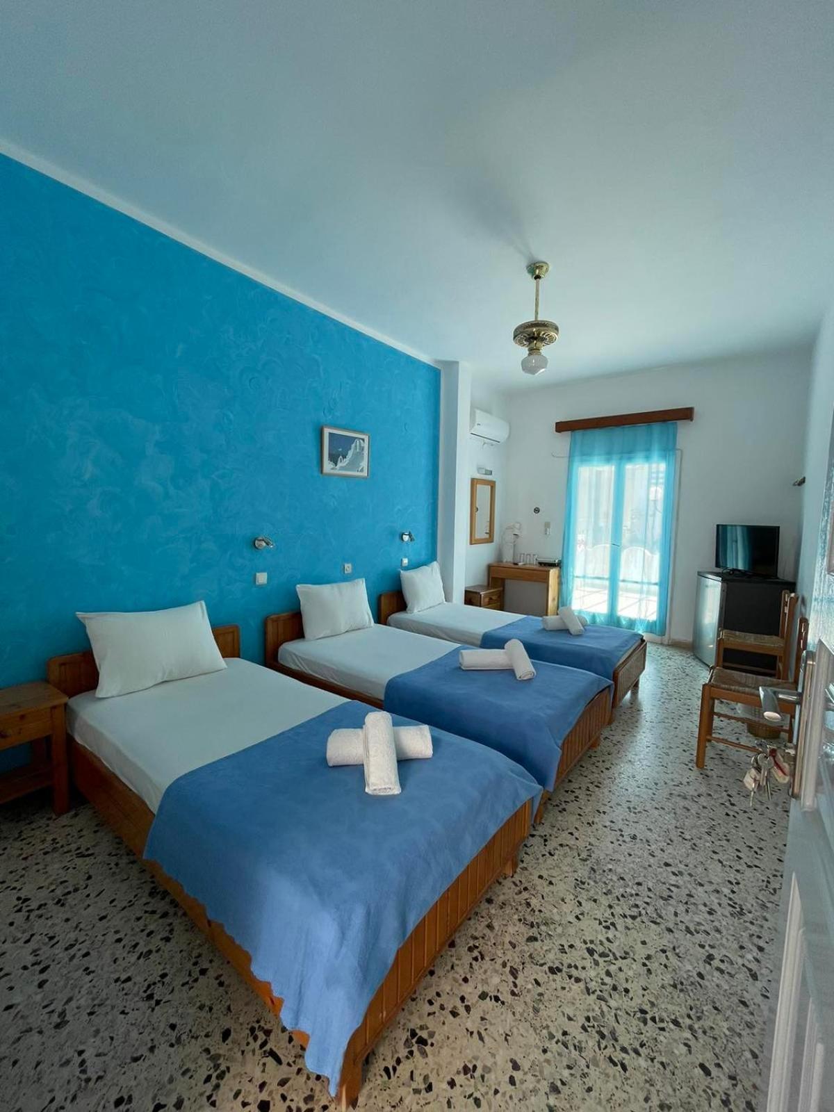 Dilino Hotel Kamári Стая снимка