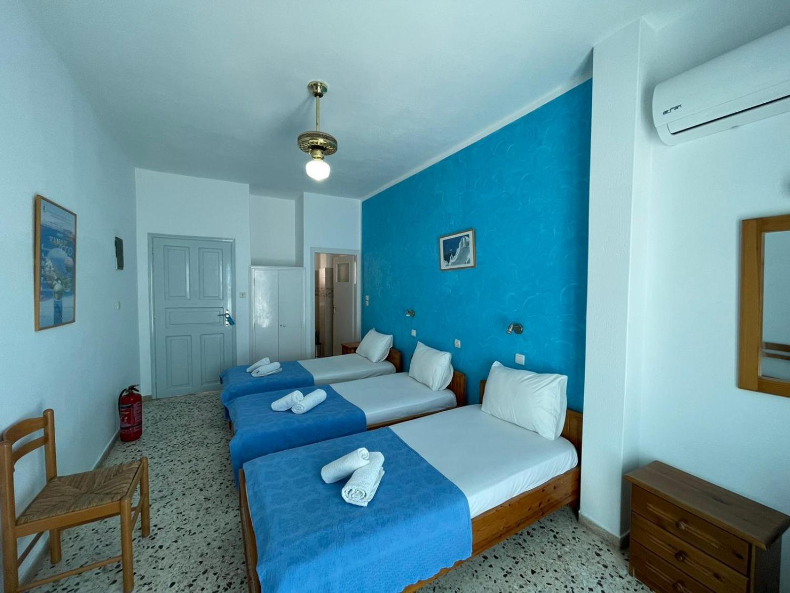 Dilino Hotel Kamári Стая снимка