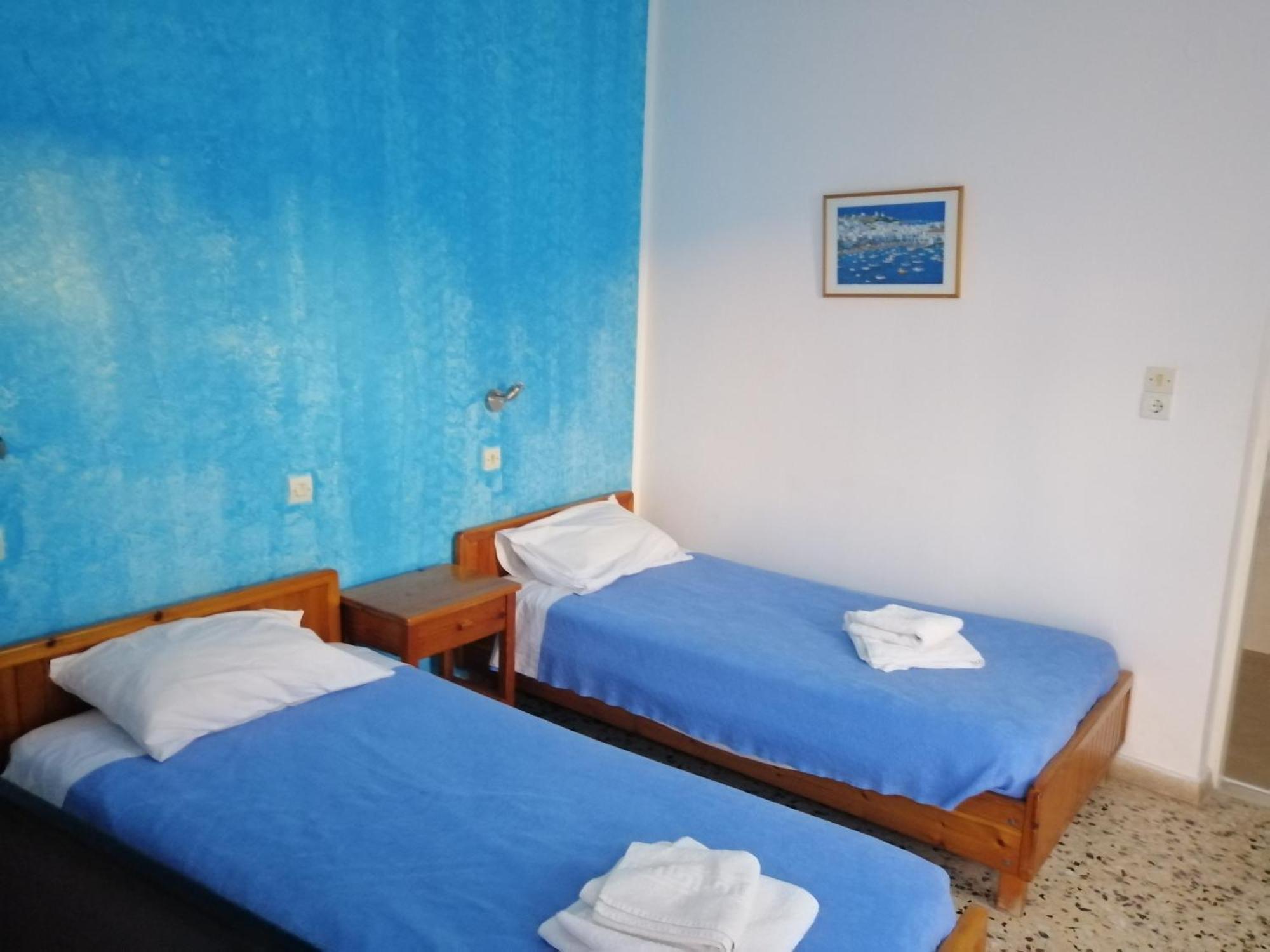 Dilino Hotel Kamári Стая снимка