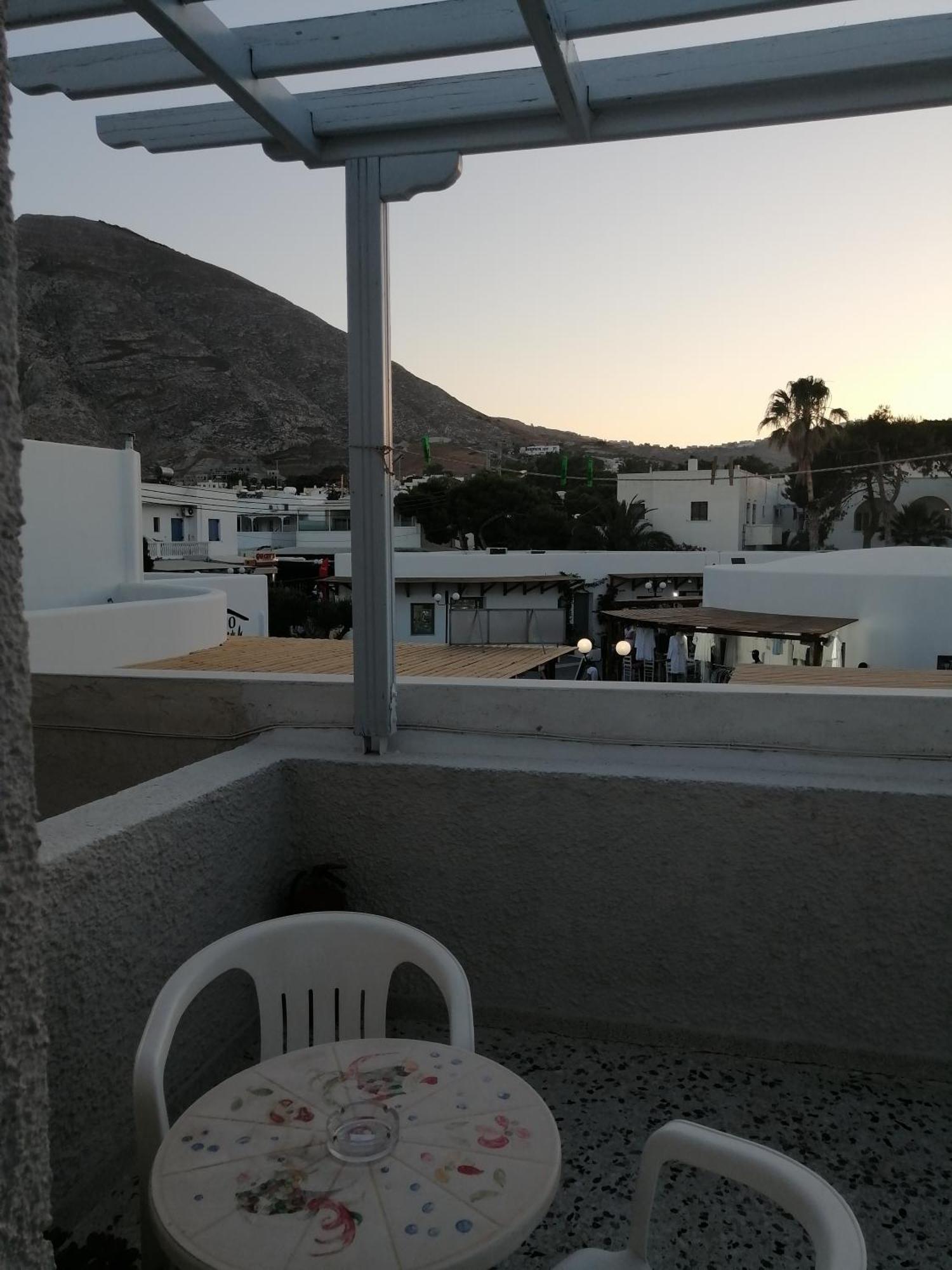 Dilino Hotel Kamári Стая снимка