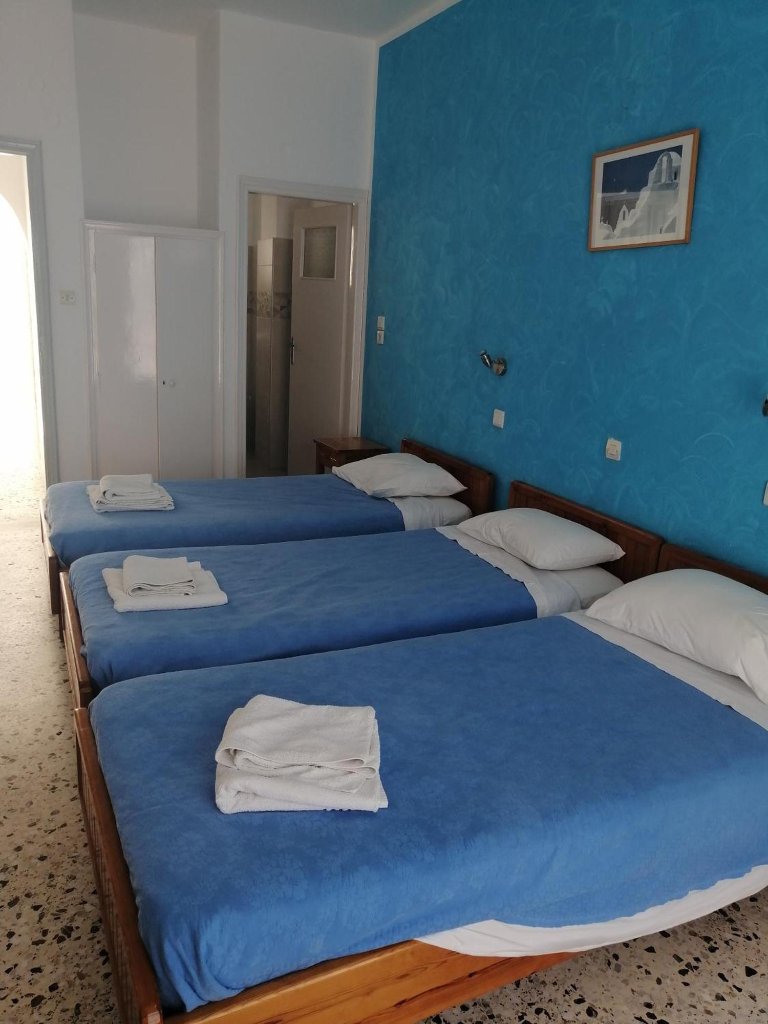 Dilino Hotel Kamári Стая снимка